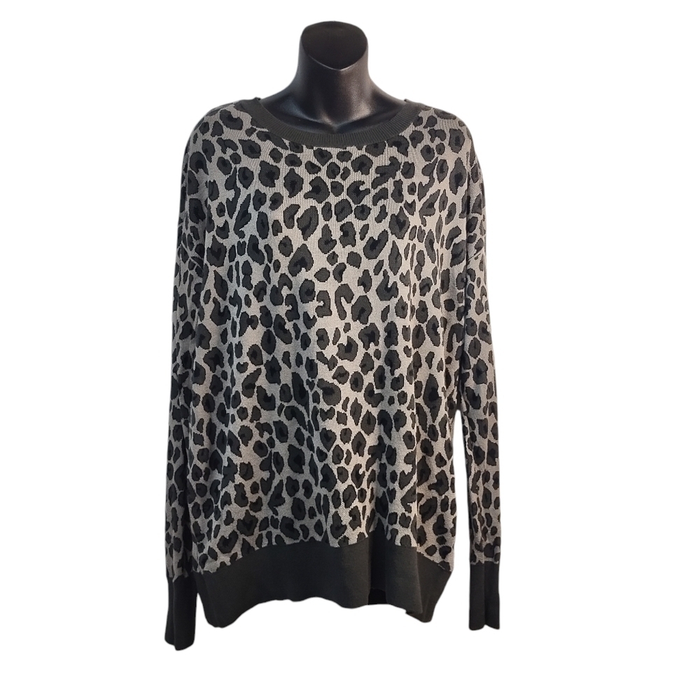Isaac Mizrahi Sweater Women's Gray/Black Animal Print Sz L